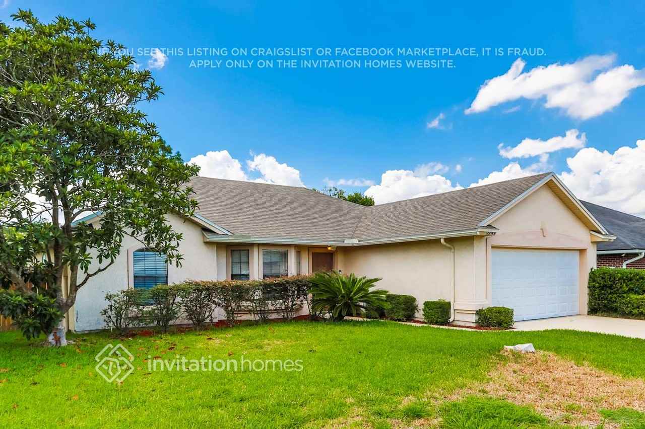 9785 Oxford Station Dr - Photo 3 of 17