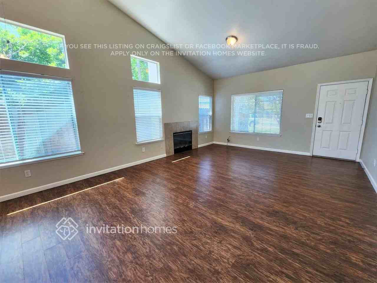 5012 Fernwood Cir - Photo 2 of 12