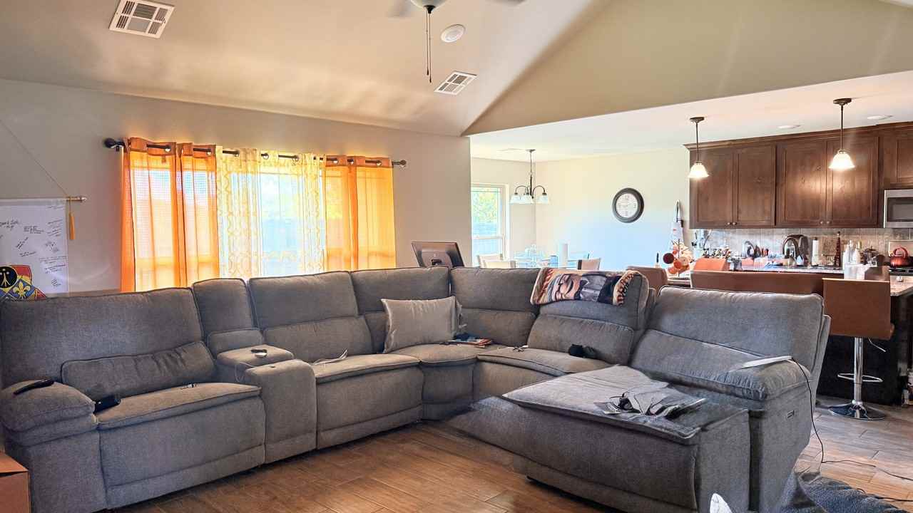 28 Ne Summerwood Dr #1 - Photo 3 of 8