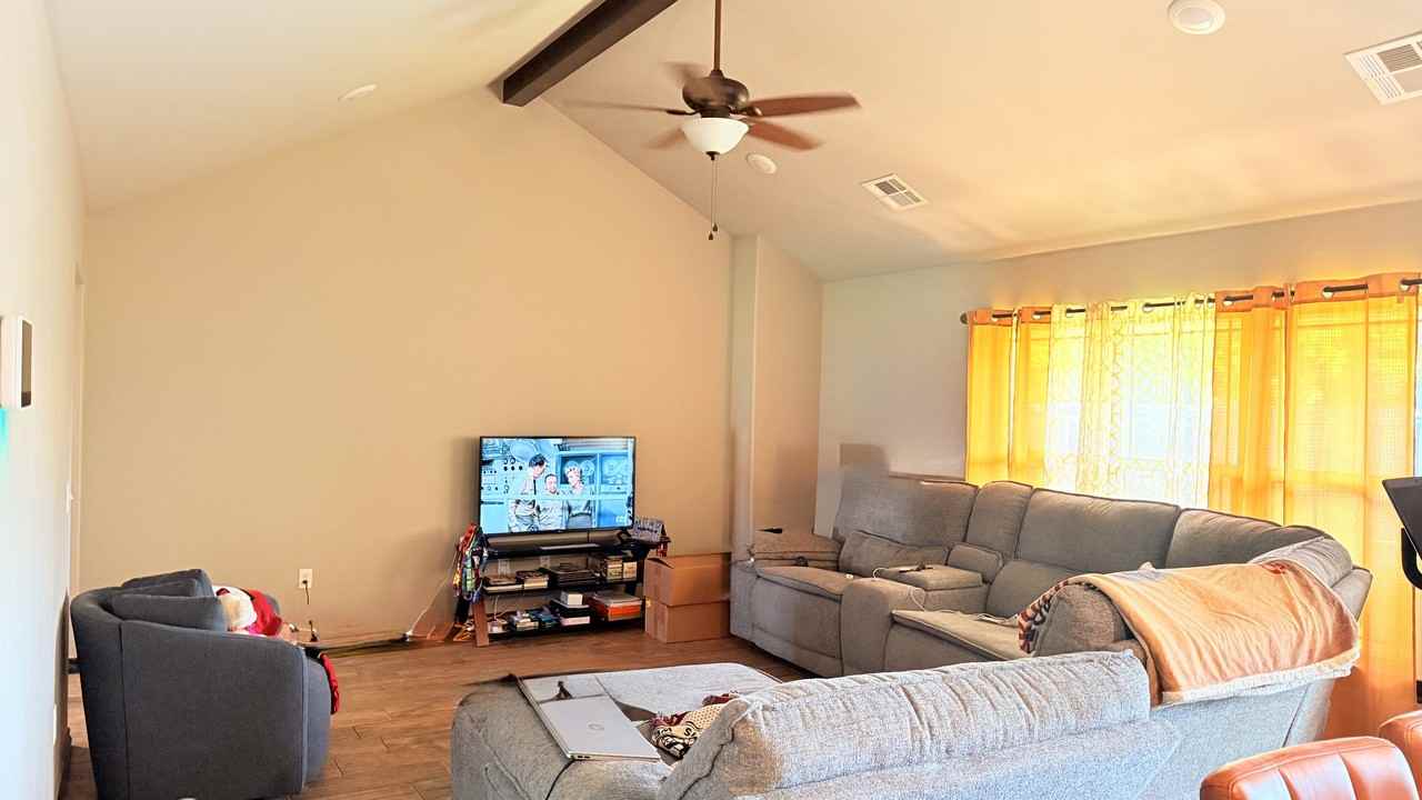 28 Ne Summerwood Dr #1 - Photo 4 of 8