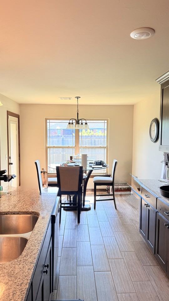 28 Ne Summerwood Dr #1 - Photo 5 of 8