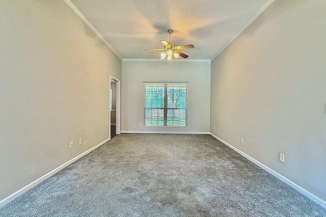 1130 Montclair Dr - Photo 3 of 36