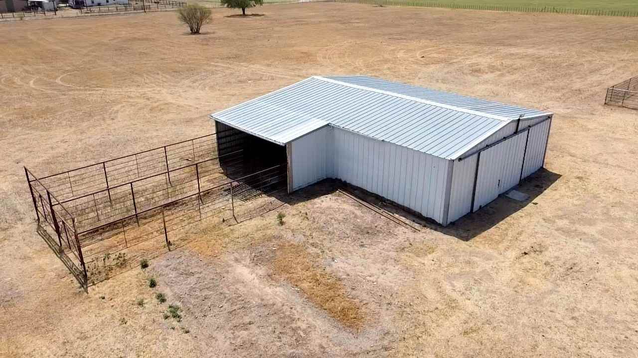 207 Countryside Dr - Photo 2 of 24