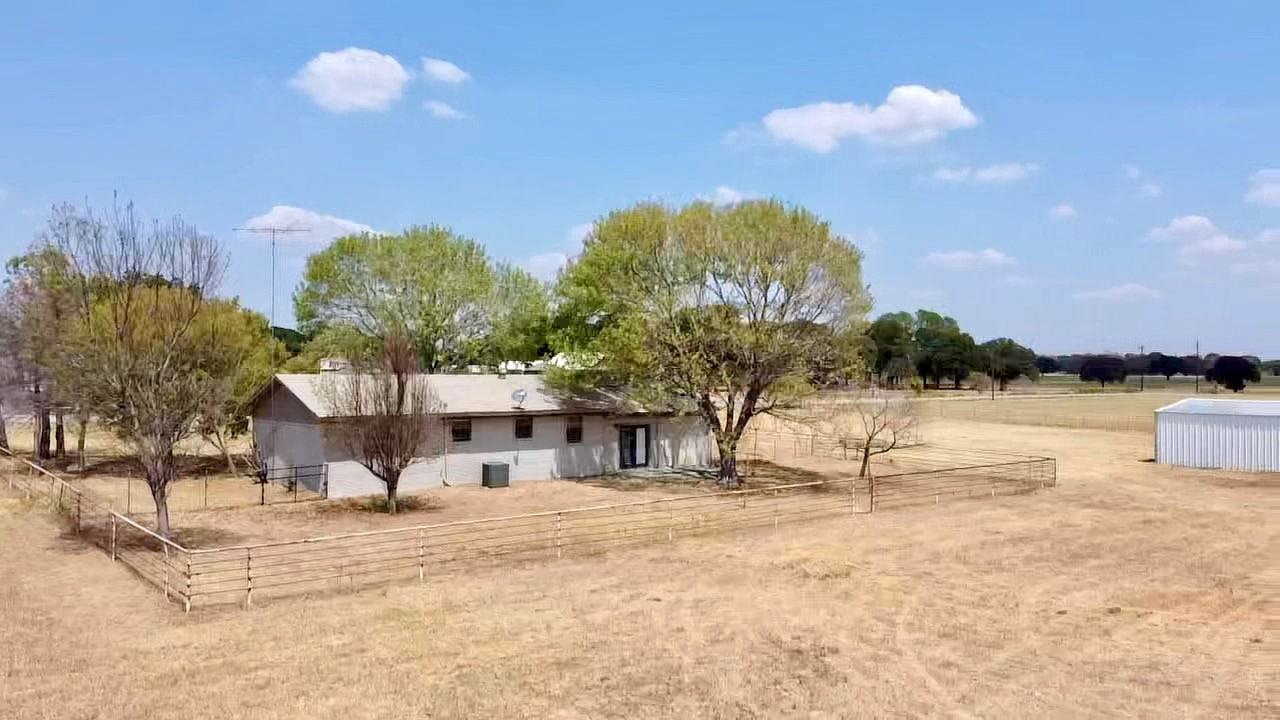 207 Countryside Dr - Photo 3 of 24