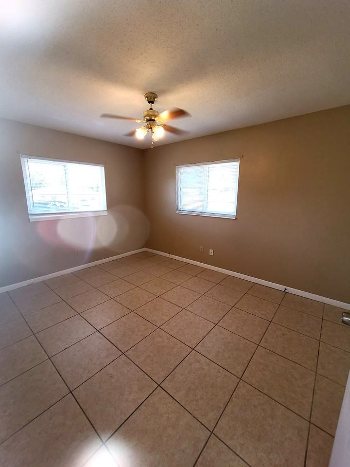 1712 Tuttle St #2 - Photo 7 of 9