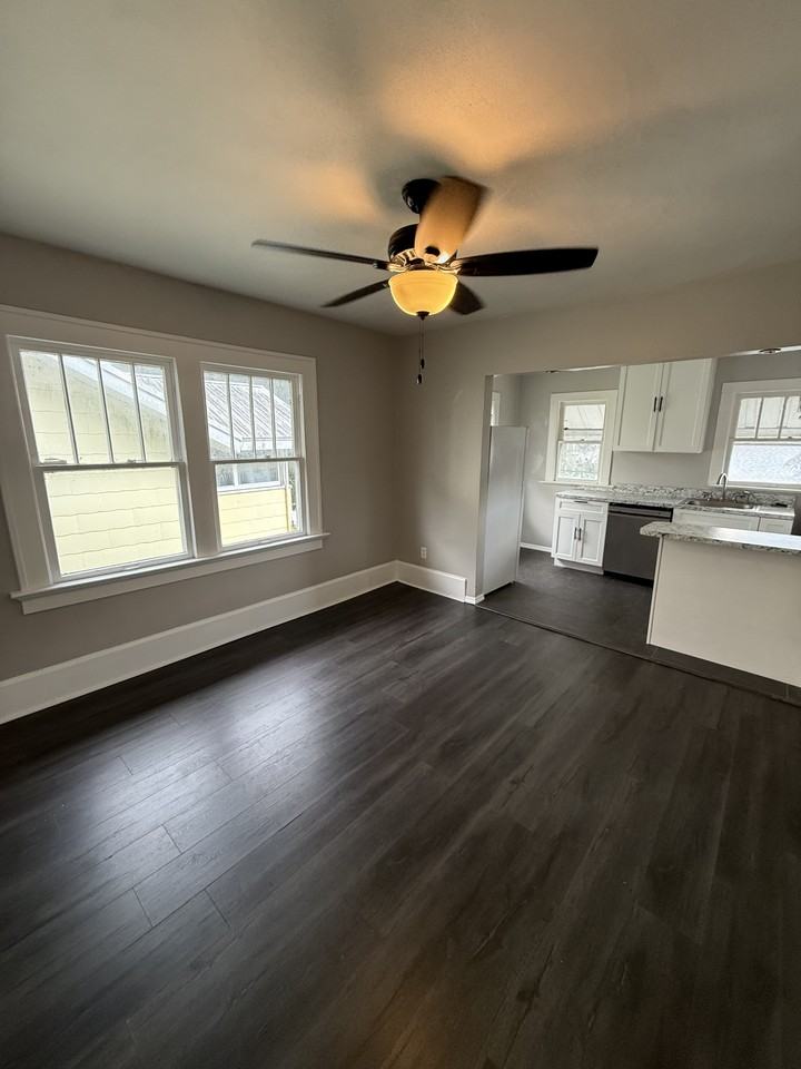 418 Broadway Ave #4 - Photo 3 of 7