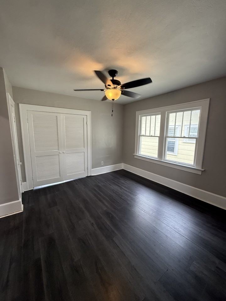 418 Broadway Ave #4 - Photo 5 of 7