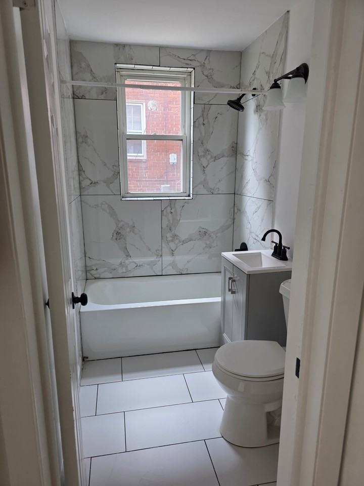 4262 Clay St Ne - Photo 4 of 18