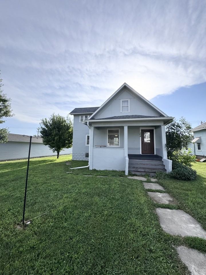 108 N Main St - Photo 2 of 26