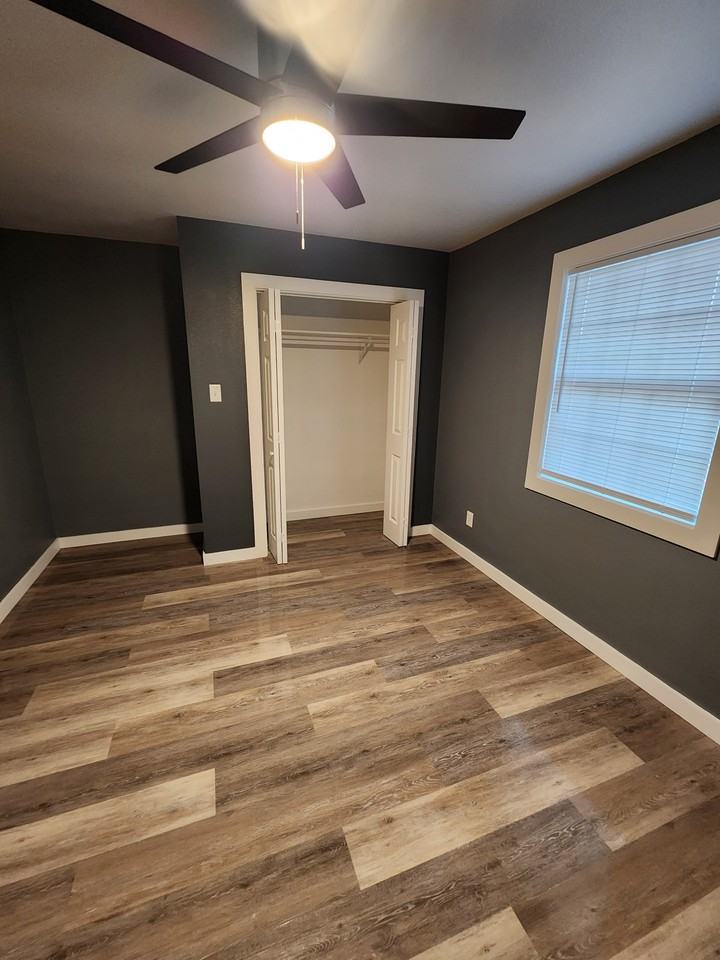 220 Bois D Arc St #400 - Photo 2 of 15