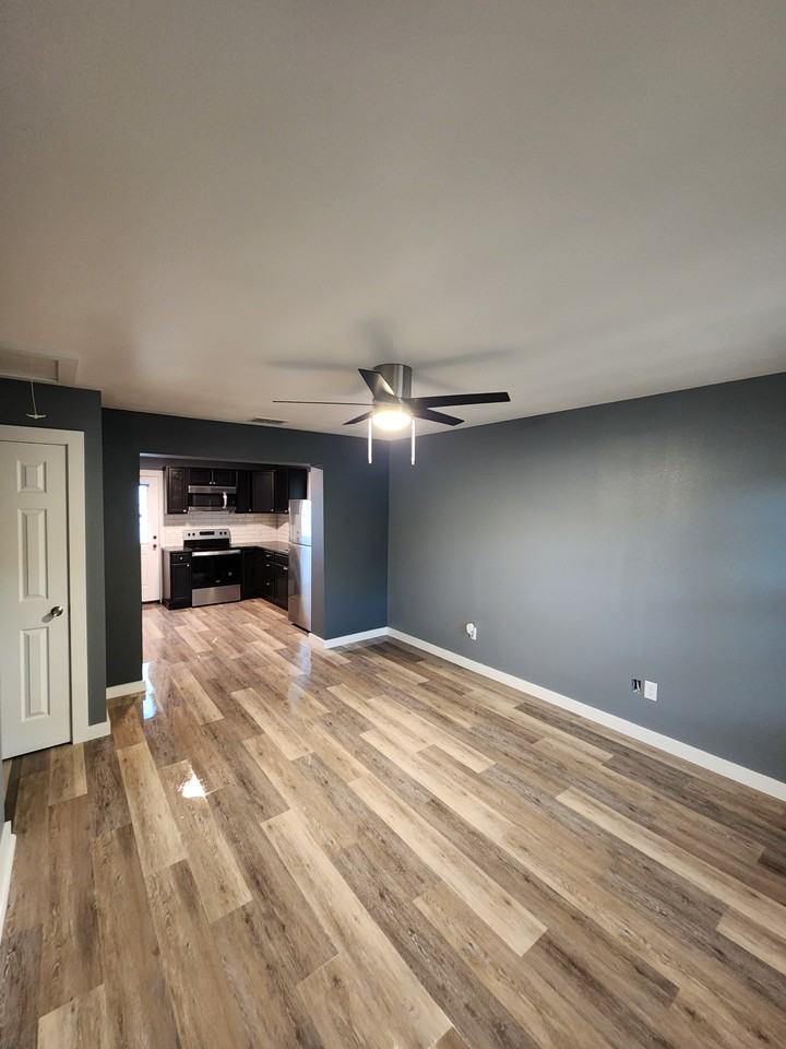 220 Bois D Arc St #400 - Photo 4 of 15