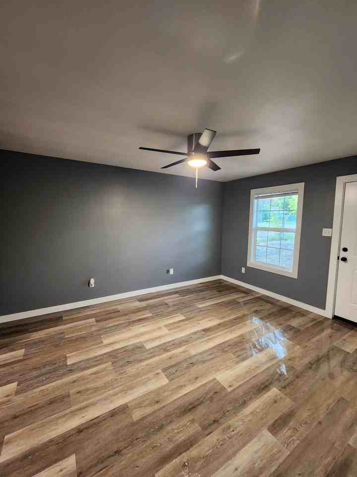 220 Bois D Arc St #400 - Photo 6 of 15