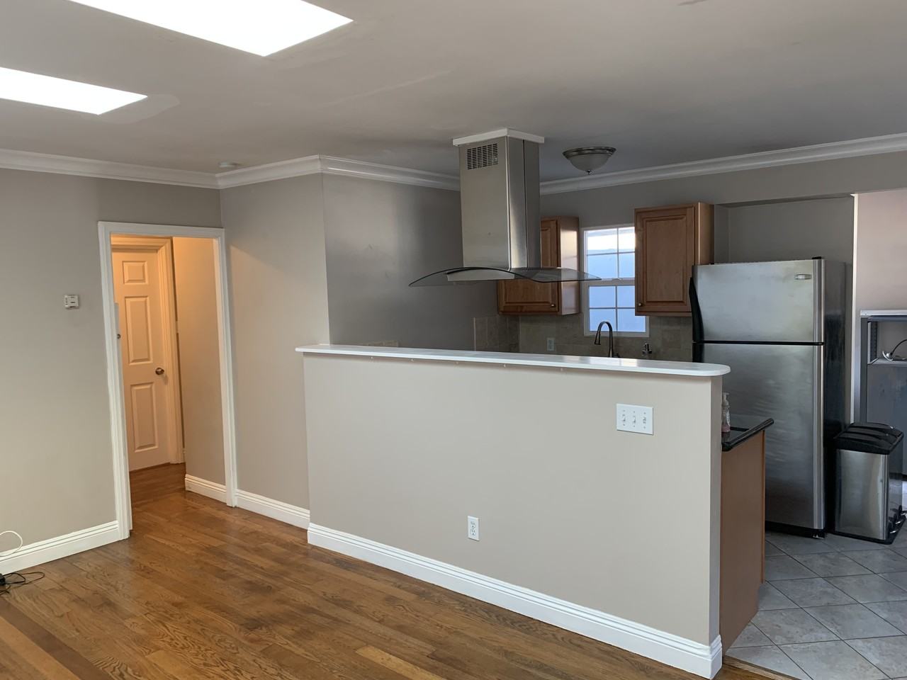 1021 31st St - Photo 2 of 16