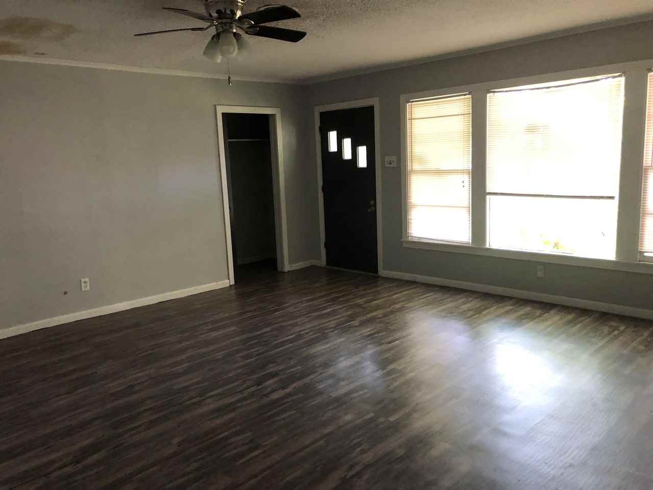 860 E Lyons St #1 - Photo 5 of 11