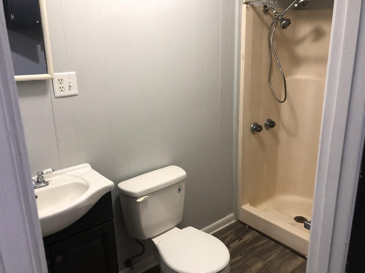 860 E Lyons St #1 - Photo 7 of 11