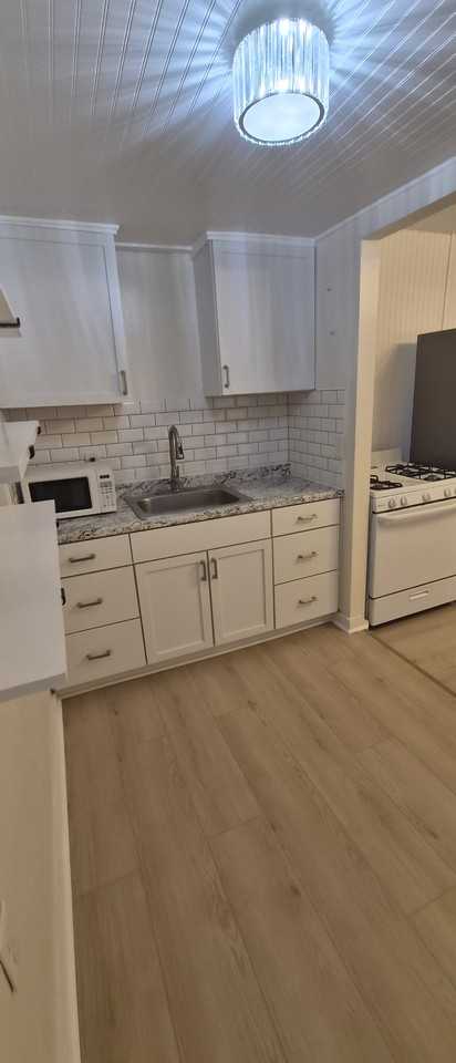 1445 Nw 32nd St #4 - Photo 3 of 17