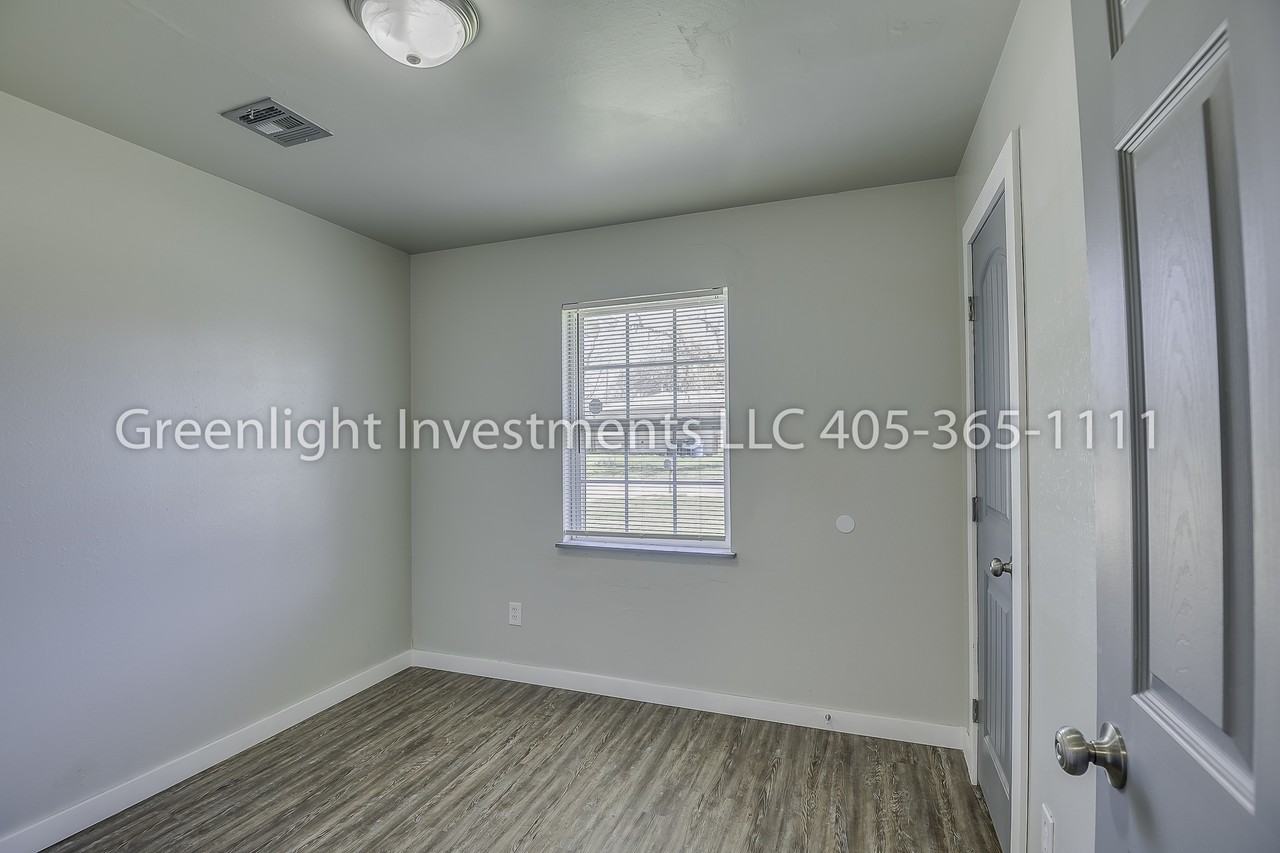 1833 Rhythm Rd - Photo 6 of 32