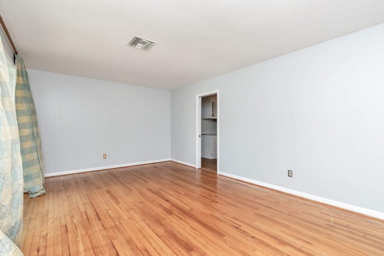 2859 Wyattwood Ln - Photo 4 of 22