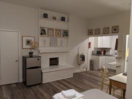 featured image of 200 E Maxwell St #4