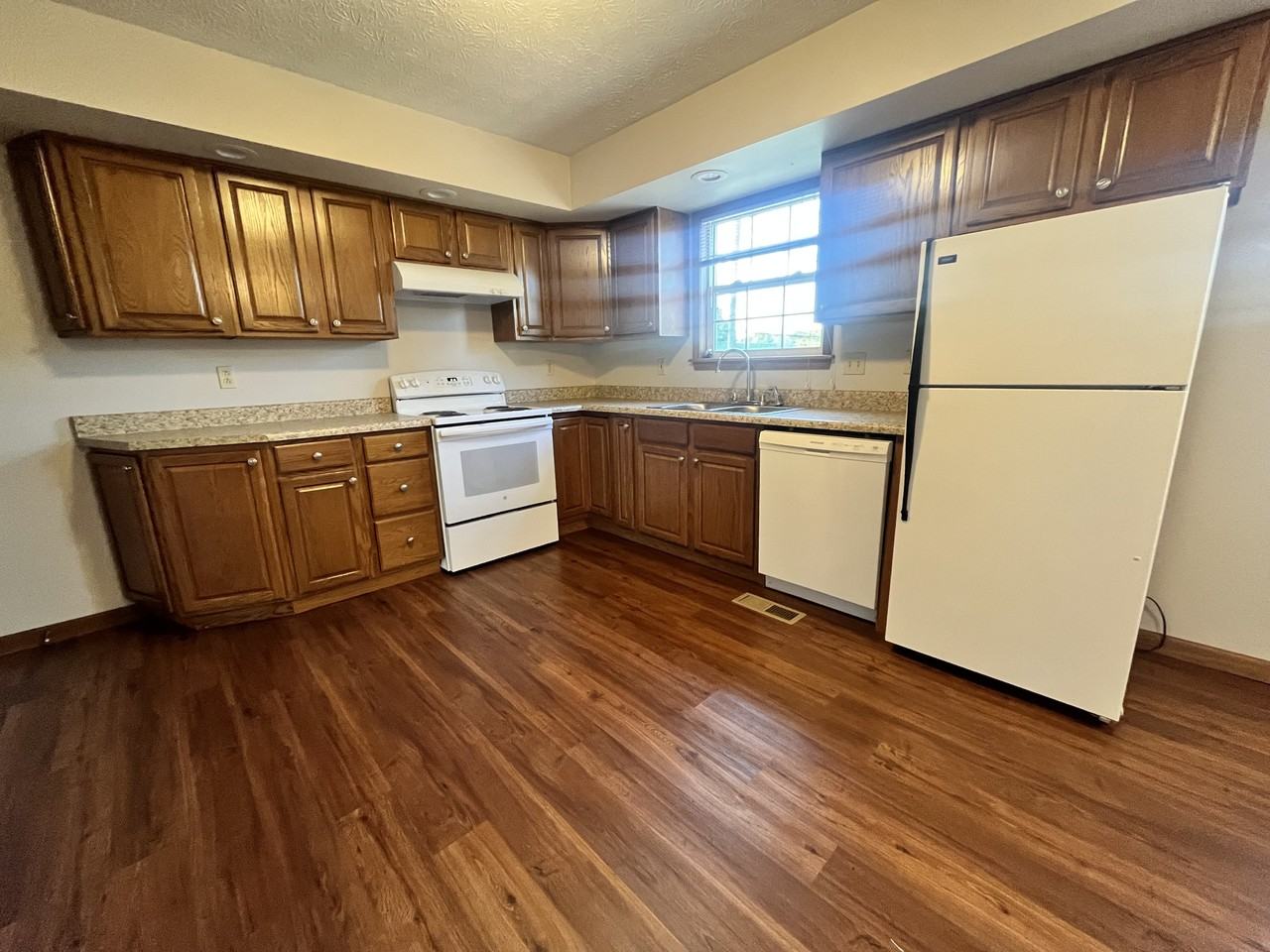 975 Dugan St #2 - Photo 5 of 15