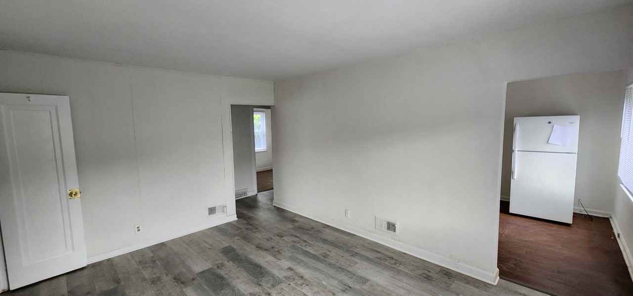 2706 Oxford Ave #4 - Photo 2 of 9