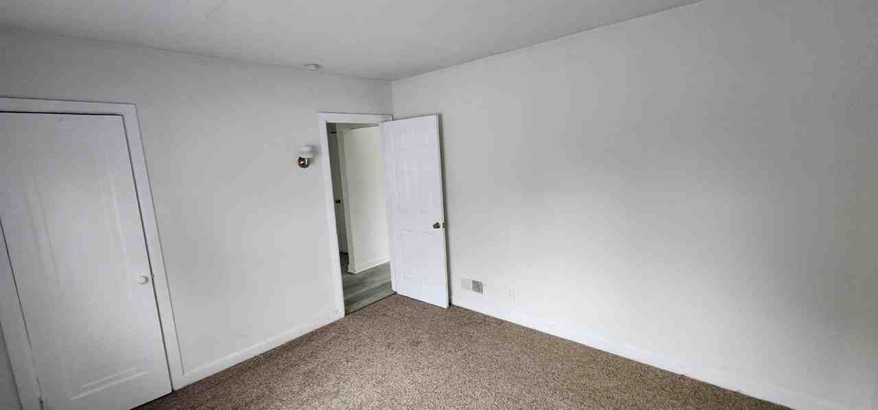 2706 Oxford Ave #4 - Photo 6 of 9