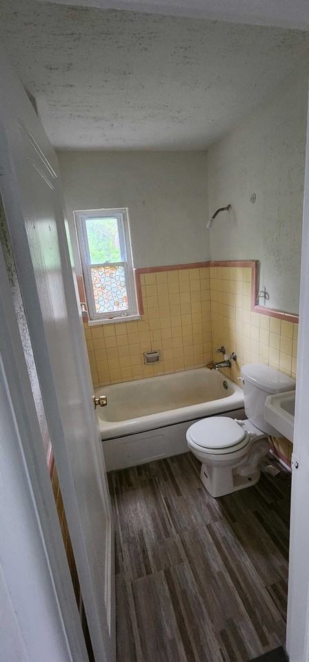 2706 Oxford Ave #4 - Photo 7 of 9