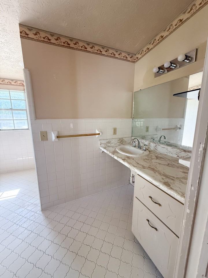 168 Hebard St #1 - Photo 2 of 8