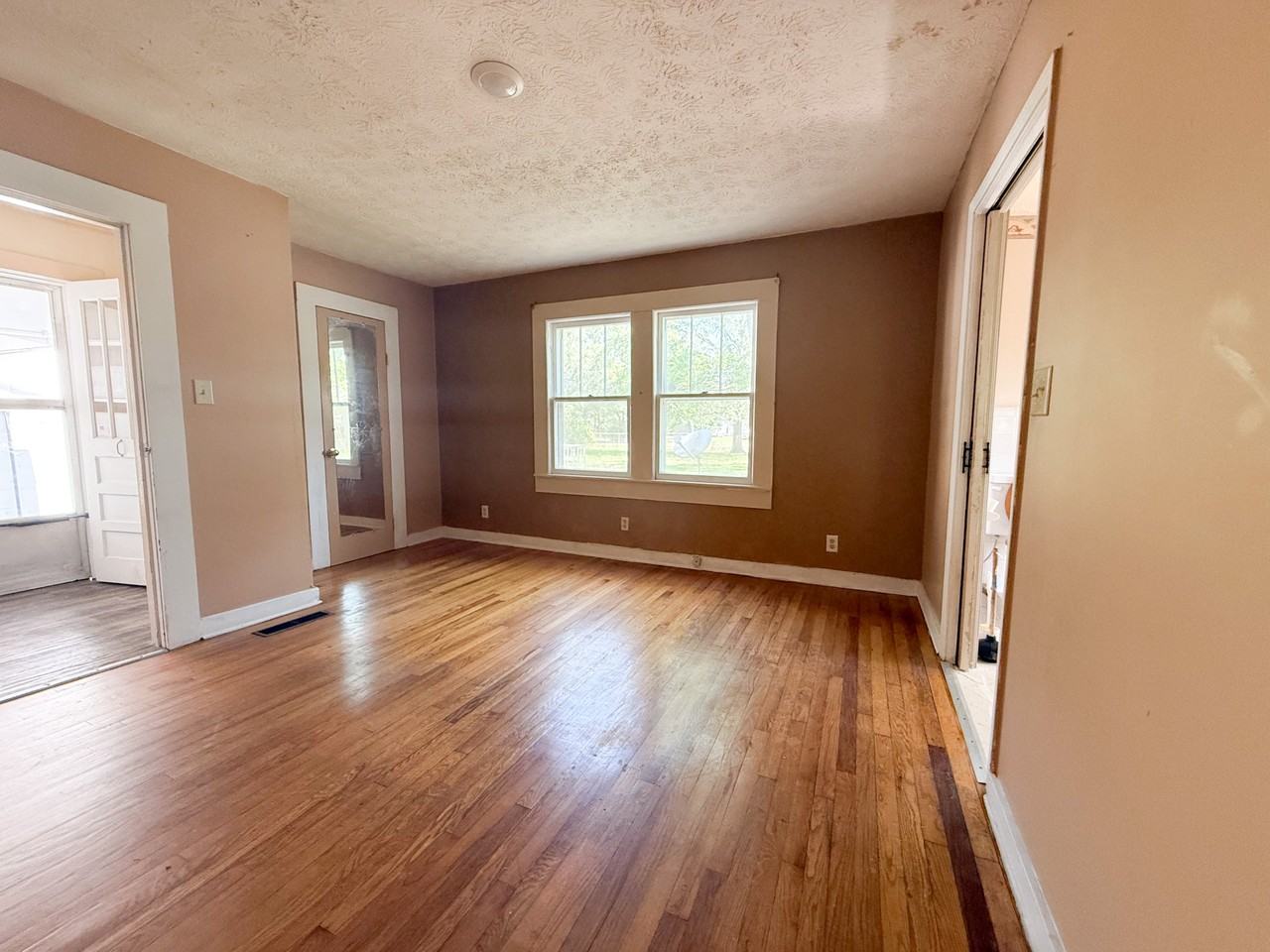 168 Hebard St #1 - Photo 3 of 8