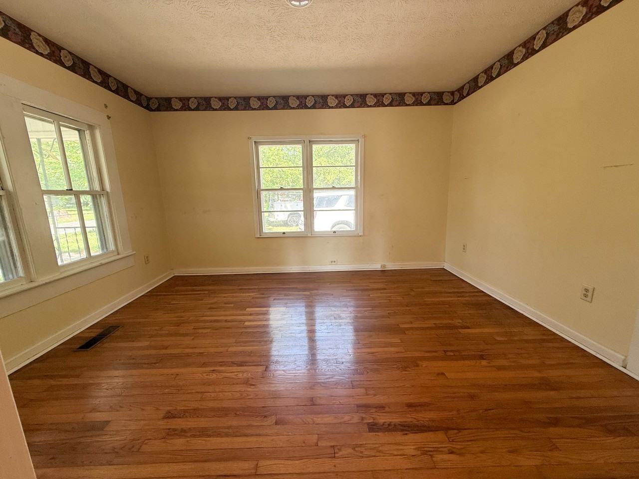 168 Hebard St #1 - Photo 6 of 8
