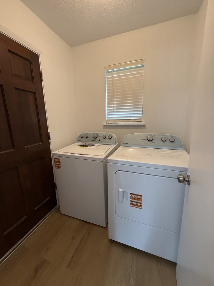 902 Darling Ave #1 - Photo 3 of 10