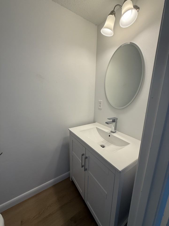 902 Darling Ave #1 - Photo 4 of 10