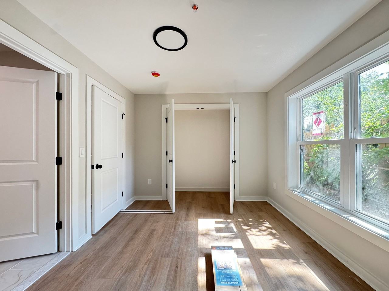 358 Campbell Ave - Photo 5 of 7