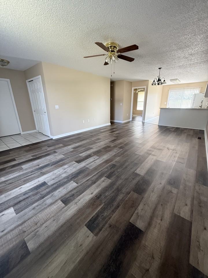 714 Pine Ridge Dr #1 - Photo 4 of 11