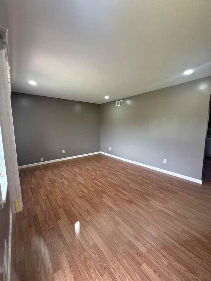 5411 Fennel Ct - Photo 2 of 12