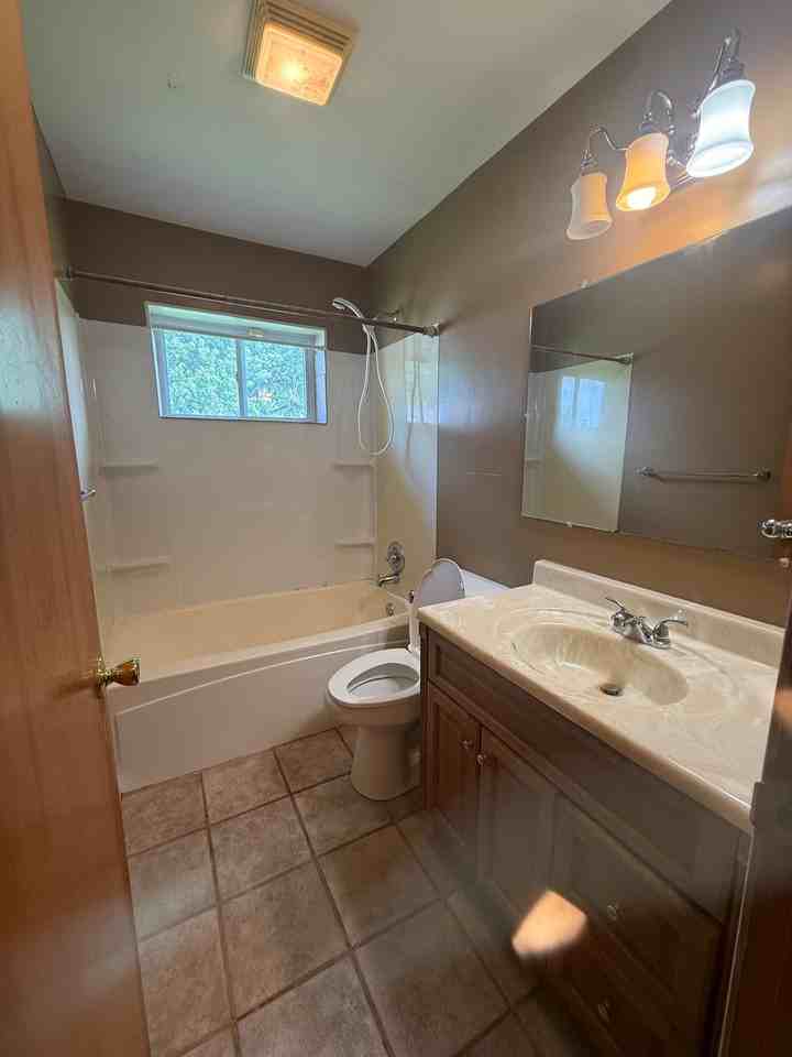 5411 Fennel Ct - Photo 5 of 12