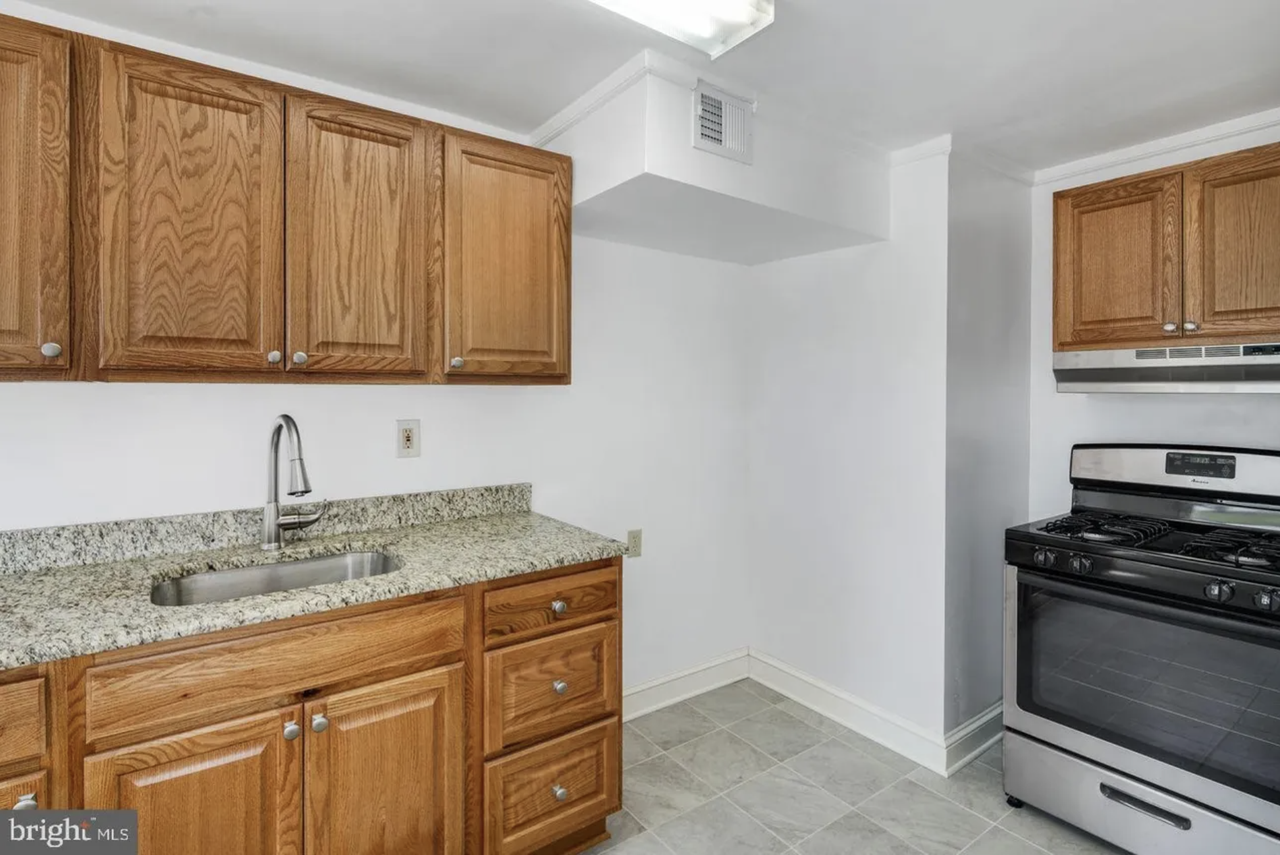 630 Cedar Ave - Photo 5 of 6