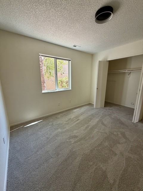 963 Iowa Ave #B - Photo 5 of 13
