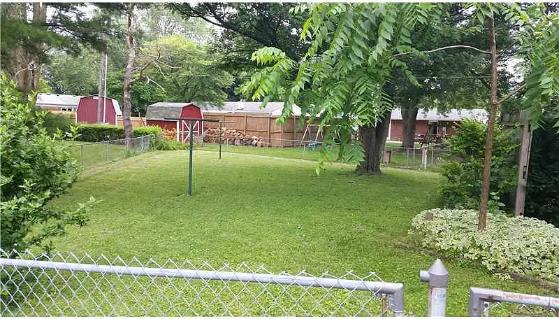 8839 Lynbrook Ct - Photo 3 of 3