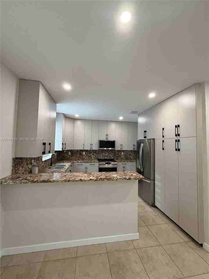 3110 Sw 147th Ct - Photo 3 of 12