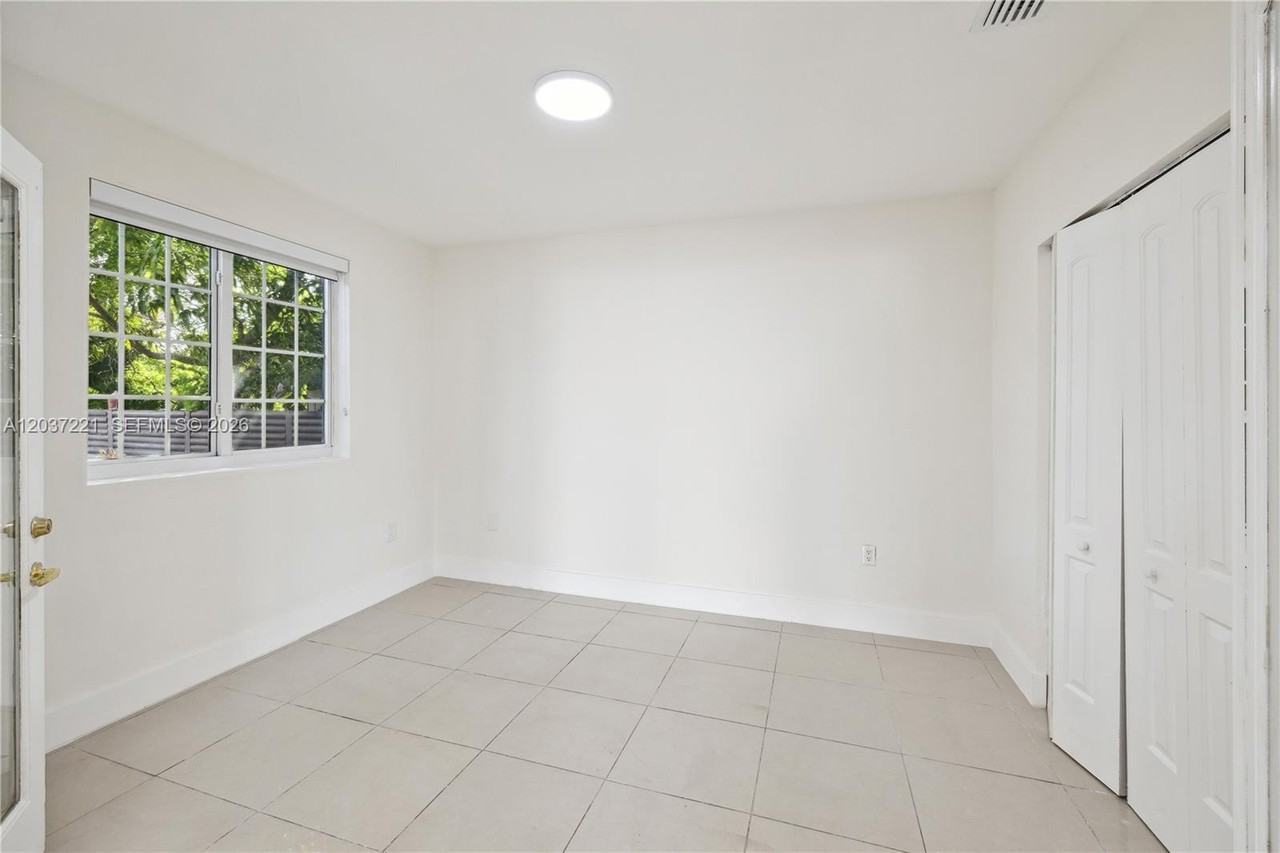 15130 Sw 58th St - Photo 4 of 9