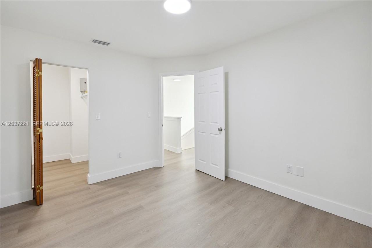 15130 Sw 58th St - Photo 6 of 9