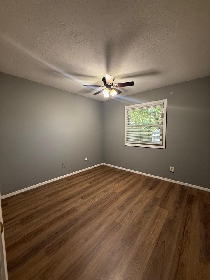 1220 Afterglow Ct - Photo 2 of 8