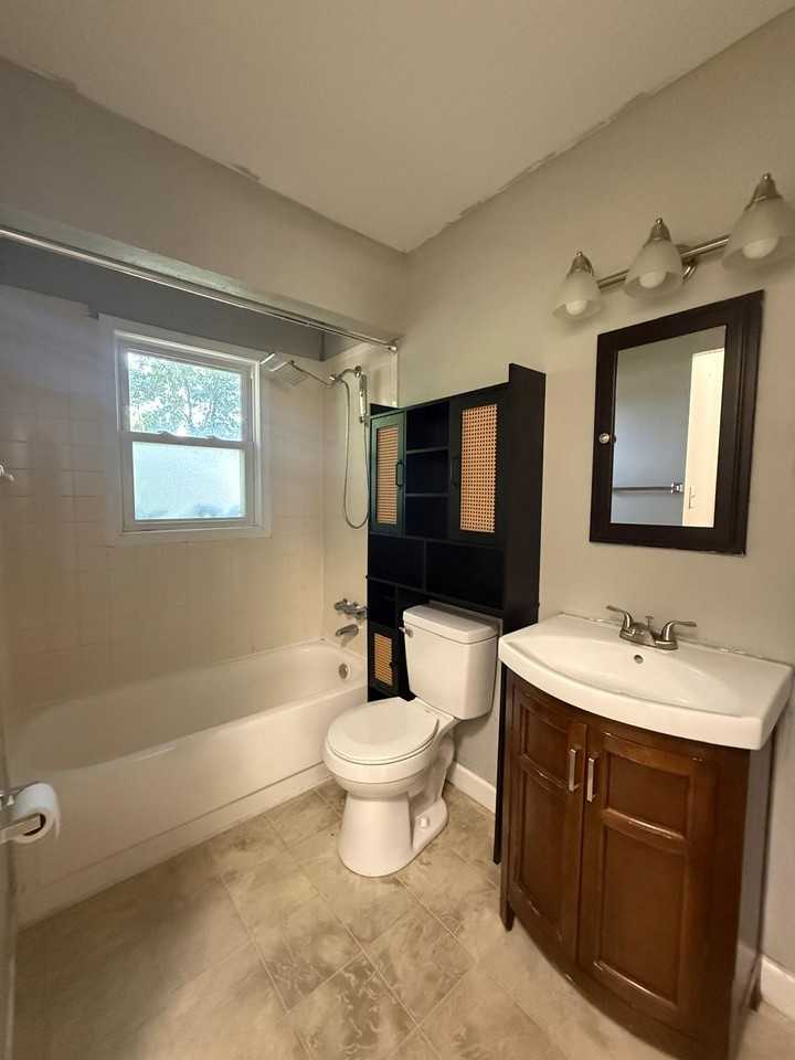 1220 Afterglow Ct - Photo 4 of 8