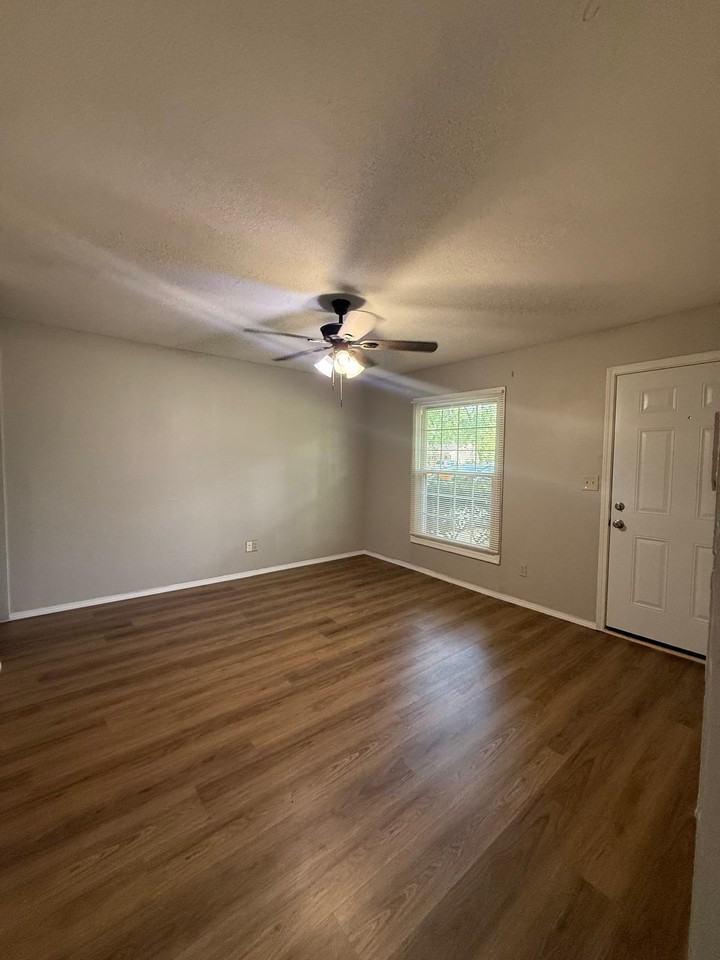 1220 Afterglow Ct - Photo 5 of 8