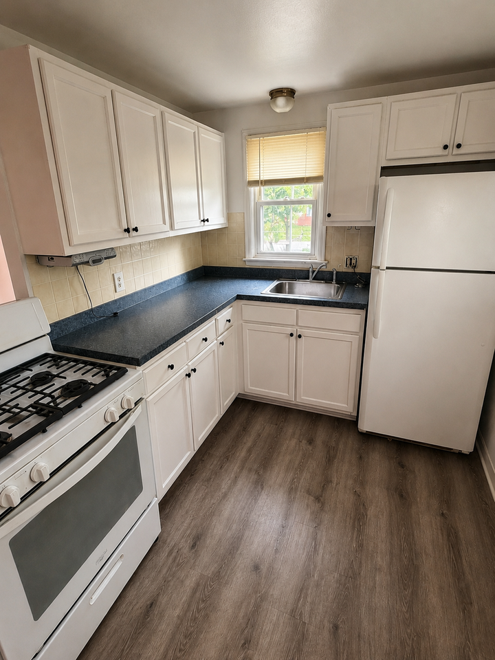 864 Highland Ave #1 - Photo 4 of 9