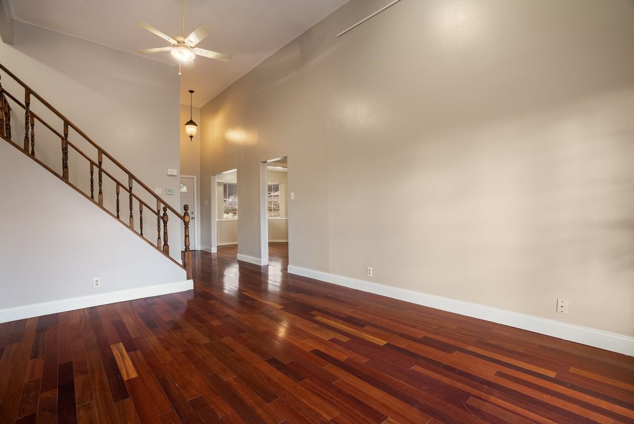 12008 Kashmir St Ne - Photo 2 of 15