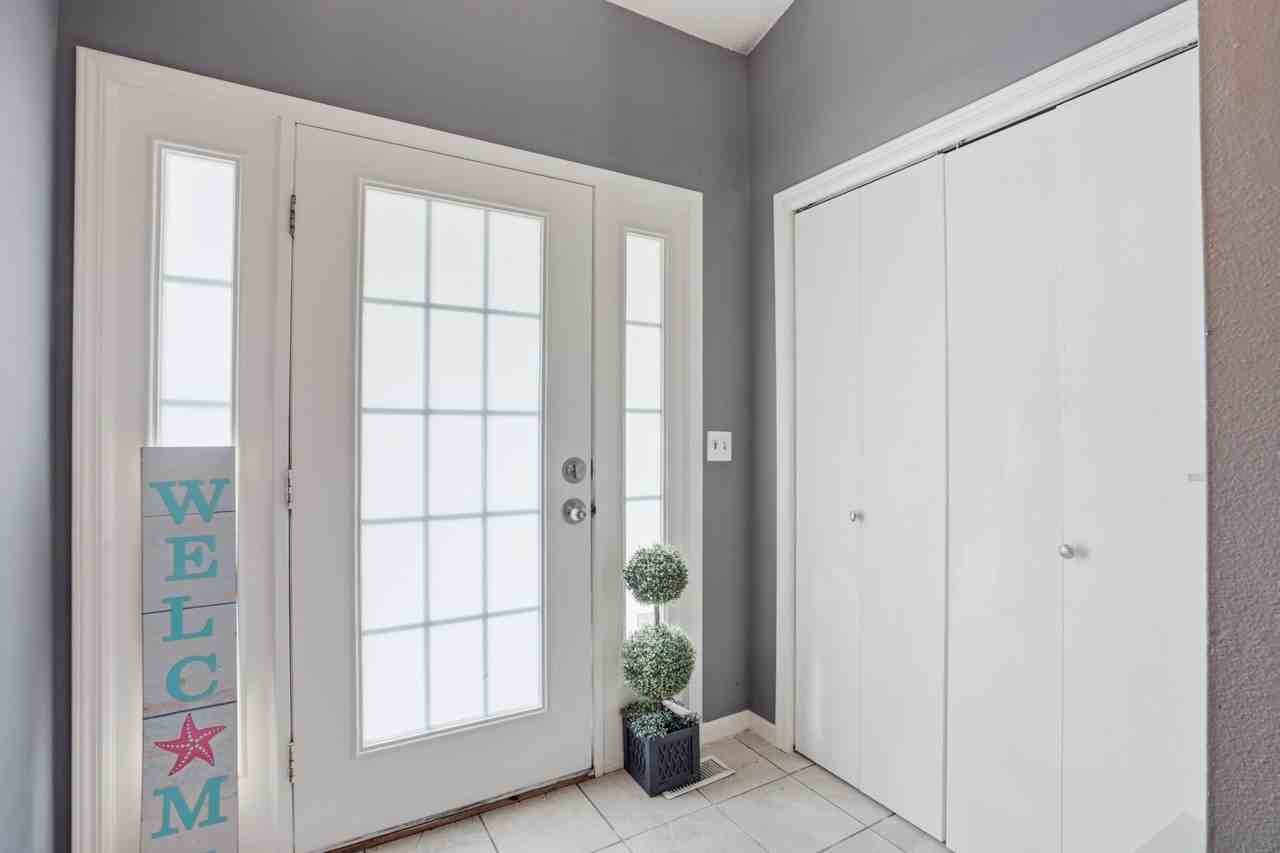 2415 Catskill Ct - Photo 2 of 28