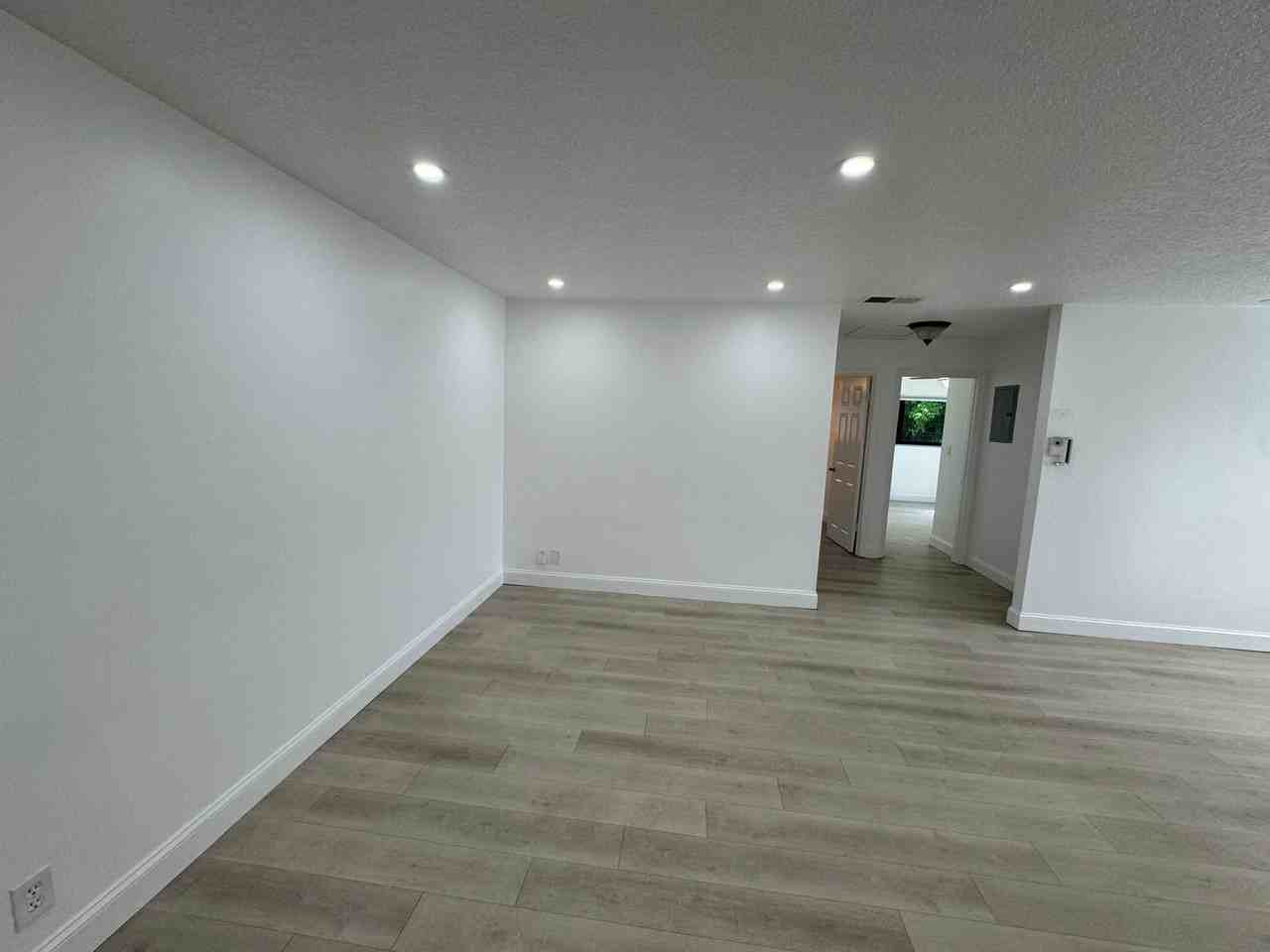 11660 Nw 45th St - Photo 2 of 10