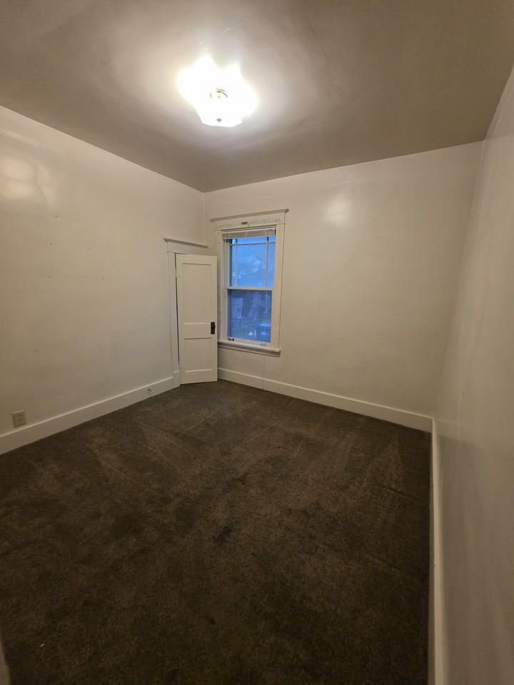 751 Mulberry St - Photo 4 of 8